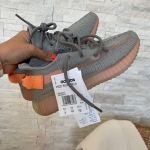 Кроссовки женские Yeezy Boost Adidas Артикул LUX-14882. Вид 3
