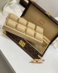 Сундук для часов Louis Vuitton Артикул LUX-33273. Вид 1