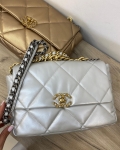 Сумка женская Chanel 19 Chanel Артикул LUX-34040. Вид 1