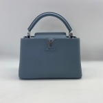 Сумка женская  CAPUCINES  Louis Vuitton Артикул LUX-33958. Вид 1