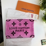 Полотенце в жестяной упаковке Louis Vuitton Артикул LUX-35808. Вид 1