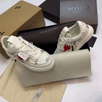 Кроссовки женские Valentino Артикул LUX-36133. Вид 2