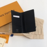 Обложка для паспорта Louis Vuitton Артикул LUX-36853. Вид 2