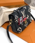Сумка женская POCHETTE Louis Vuitton Артикул LUX-37903. Вид 3