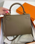  Сумка женская Kelly 28 cm, Epsom, GHW  Hermes Артикул LUX-38989. Вид 2