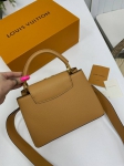  Сумка женская CAPUCINES 31 см Louis Vuitton Артикул LUX-83886. Вид 4