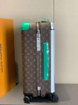 Чемодан  52 / 32 / 22 см  Louis Vuitton Артикул LUX-101187. Вид 3