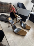 Босоножки Yves Saint Laurent Артикул LUX-117070. Вид 1