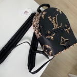 Рюкзак женский  Louis Vuitton Артикул LUX-17775. Вид 1