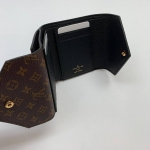  Кошелёк DOUBLE V COMPACT Louis Vuitton Артикул СЖ-598. Вид 2