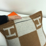 Подушка Hermes Артикул LUX-10613. Вид 3