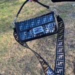 Сумка женская BAGUETTE Fendi Артикул LUX-12147. Вид 2