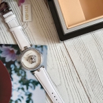 Часы женские Versace Артикул LUX-19128. Вид 4