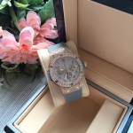 Часы женские Hublot Артикул LUX-11170. Вид 3