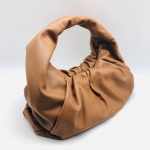 Сумка женская THE SHOULDER POUCH IN VITELLO Bottega Veneta Артикул LUX-23178. Вид 4