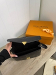 Сумка женская Pochette Louis Vuitton Артикул LUX-82509. Вид 7