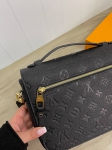 Сумка женская Pochette Louis Vuitton Артикул LUX-82508. Вид 5