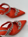 Атласные мюли Lurum с украшением в виде кристаллов Manolo Blahnik Артикул LUX-82530. Вид 3