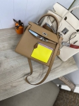 Сумка женская  Kelly, 25, GHW swift leather Hermes Артикул LUX-82599. Вид 1