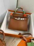 Сумка женская Kelly, 28, PHW swift leather Hermes Артикул LUX-82720. Вид 1