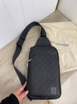 Сумка -слинг  Louis Vuitton Артикул LUX-83297. Вид 1