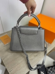 Сумка женская CAPUCINES Louis Vuitton Артикул LUX-83374. Вид 5
