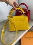 Сумка женская Capucines 27 см Louis Vuitton Артикул LUX-85425. Вид 3