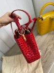 Сумка женская Capucines 27 см Louis Vuitton Артикул LUX-85424. Вид 2