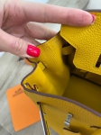 Сумка женская  Birkin, 25 PHW, Jaune Ambre color Hermes Артикул LUX-85680. Вид 6