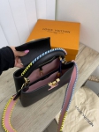 Сумка женская Capucines 27 см Louis Vuitton Артикул LUX-85683. Вид 4