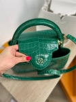 Сумка женская Capucines 30 см Louis Vuitton Артикул LUX-86116. Вид 5