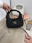 Сумка женская  Miu Miu Артикул LUX-88918. Вид 1
