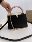 Сумка женская Capucines Louis Vuitton Артикул LUX-90317. Вид 4