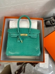 Сумка женская  Birkin , Crocodile, 30 cm Hermes Артикул LUX-95791. Вид 1