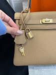 Сумка женская Kelly 25, GHW Togo  Hermes Артикул LUX-95803. Вид 2