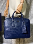 Портфель из натуральной кожи крокодила	 Prada Артикул LUX-97728. Вид 1