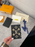 Обложка на паспорт Louis Vuitton Артикул LUX-98827. Вид 2