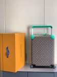 Чемодан  52 / 32 / 22 см  Louis Vuitton Артикул LUX-101187. Вид 1