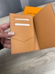 Обложка на паспорт Louis Vuitton Артикул LUX-101362. Вид 3