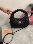 Сумка женская 27 см Miu Miu Артикул LUX-101500. Вид 1