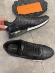 Кроссовки из натуральной кожи крокодила  Louis Vuitton Артикул LUX-97355. Вид 3