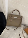 Сумка женская  Kelly Touch, 28 sm, PHW Hermes Артикул LUX-101863. Вид 1