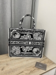 Сумка женская 42 см Christian Dior Артикул LUX-102757. Вид 1