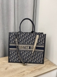 Сумка женская 42 см Christian Dior Артикул LUX-102755. Вид 1
