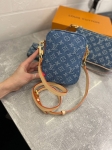 Сумка женская Louis Vuitton Артикул LUX-102876. Вид 3