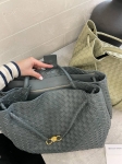  Сумка женская 42 см Bottega Veneta Артикул LUX-105882. Вид 2