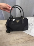 Сумка женская Prada Артикул LUX-106905. Вид 1