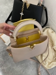 Сумка женская Capucines Louis Vuitton Артикул LUX-107221. Вид 2