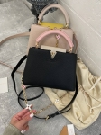 Сумка женская Capucines Louis Vuitton Артикул LUX-107220. Вид 1