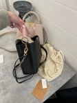 Сумка женская Capucines Louis Vuitton Артикул LUX-107220. Вид 6